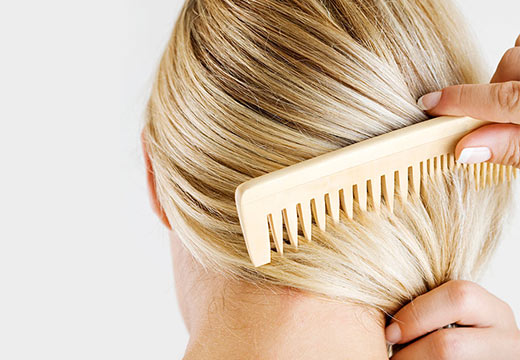 Quel soin pour les cheveux secs ? Conseils et astuces !