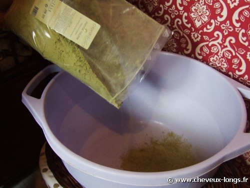 La préparation du henné naturel