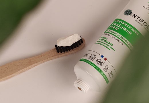Qu’est-ce qu’un dentifrice bio ?