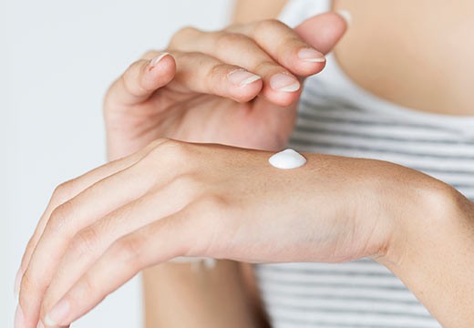 Soin des mains : à chaque âge son rituel