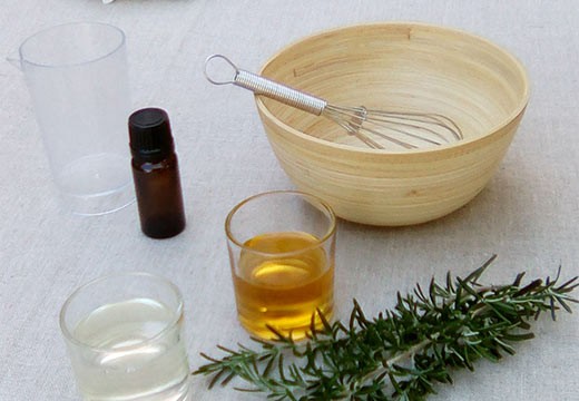 Recette DIY : Shampoing antipelliculaire au romarin