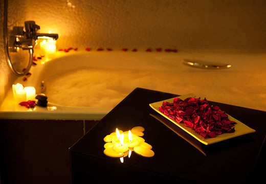 Bain relaxant romantique à l’huile essentielle de Gingembre