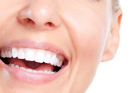Haleine fraîche : 3 réflexes pour une bouche saine